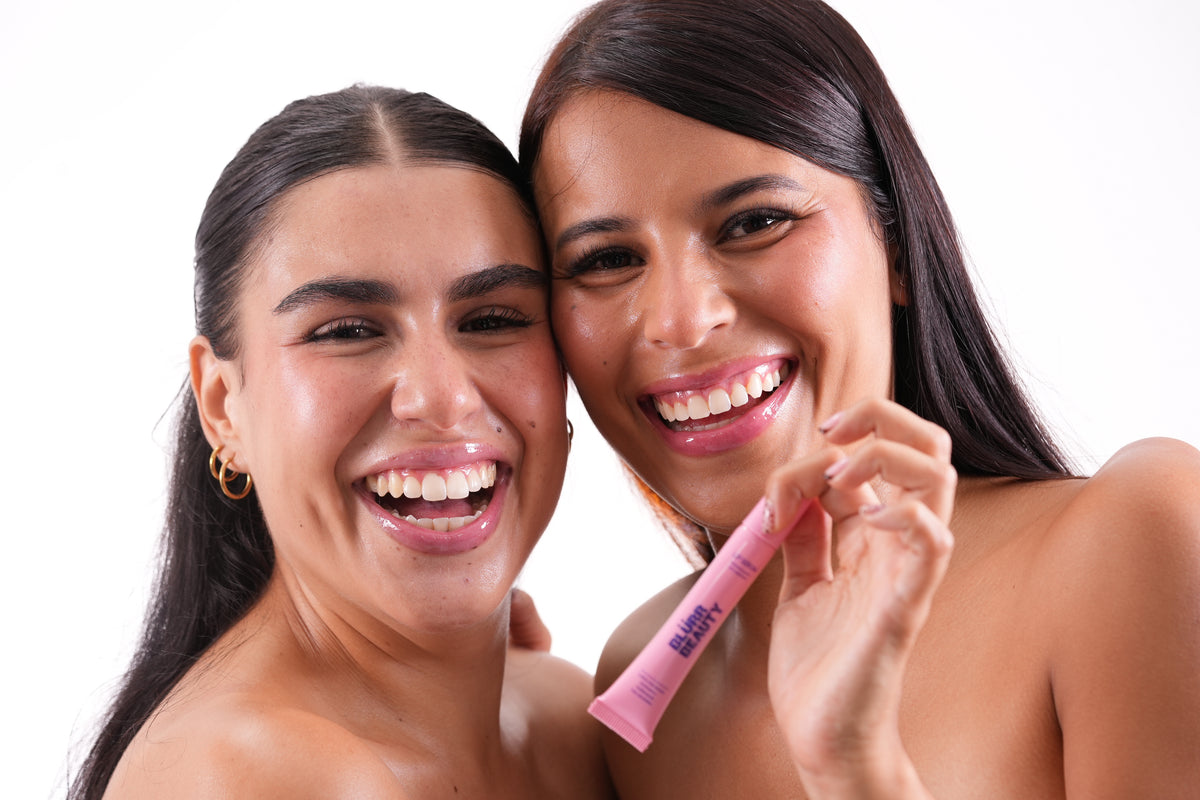 Lip Serum Blürr Beauty aplicado en labios