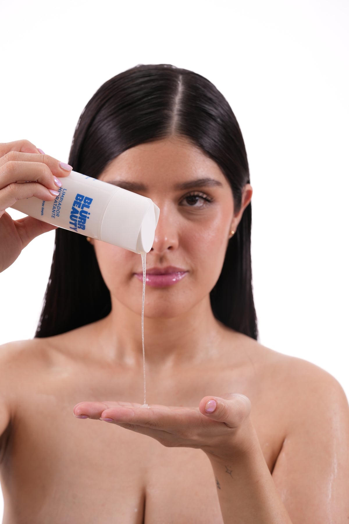 Blur Cleanse Blürr Beauty, aplicación en el rostro