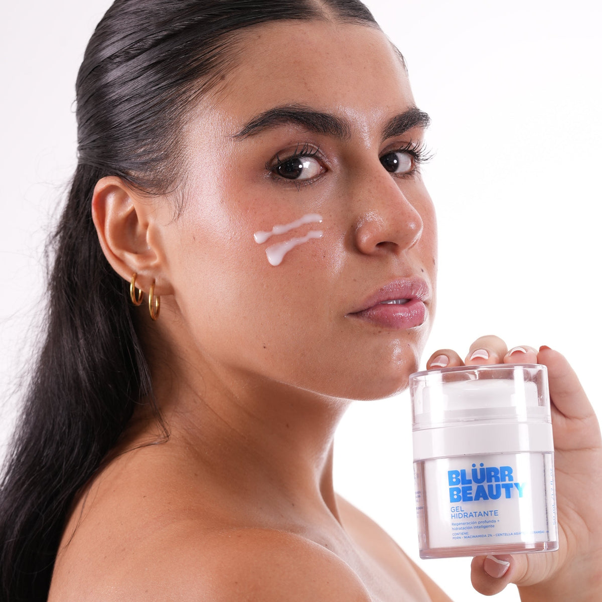 Blur Aqua Gel aplicación, parte del Kit Rutina Completa