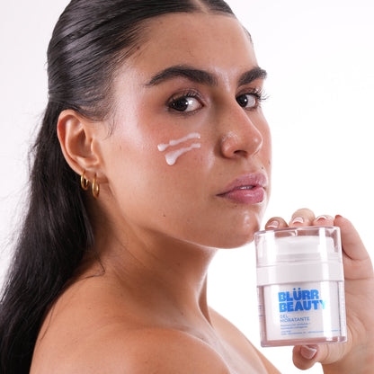Blur Aqua Gel aplicación, parte del Kit Rutina Completa